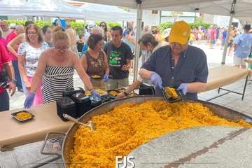 Lomo Magullo celebra el Día del Vecino en plena ola de calor/Francisco Javier Santana.